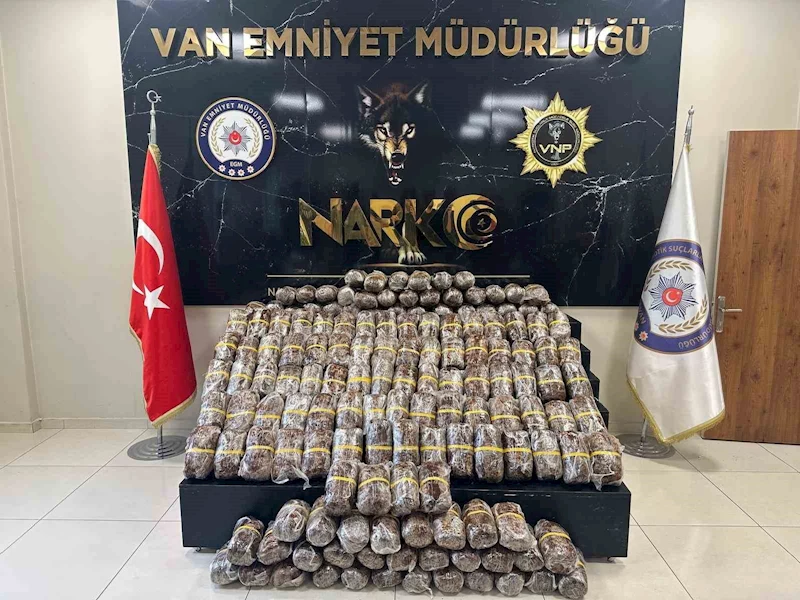 Van’da 84 kilo 460 gram esrar ele geçirildi
