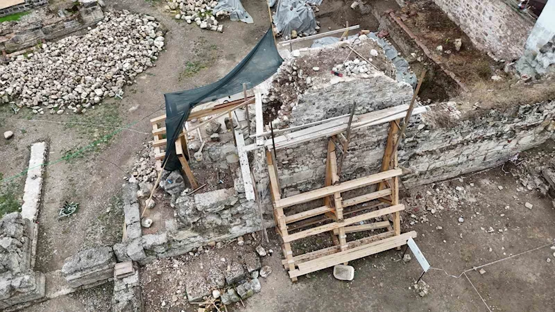 Tarihi dokuya müdahale edildi, önce beton döküldü, sonra gizlice söküldü
