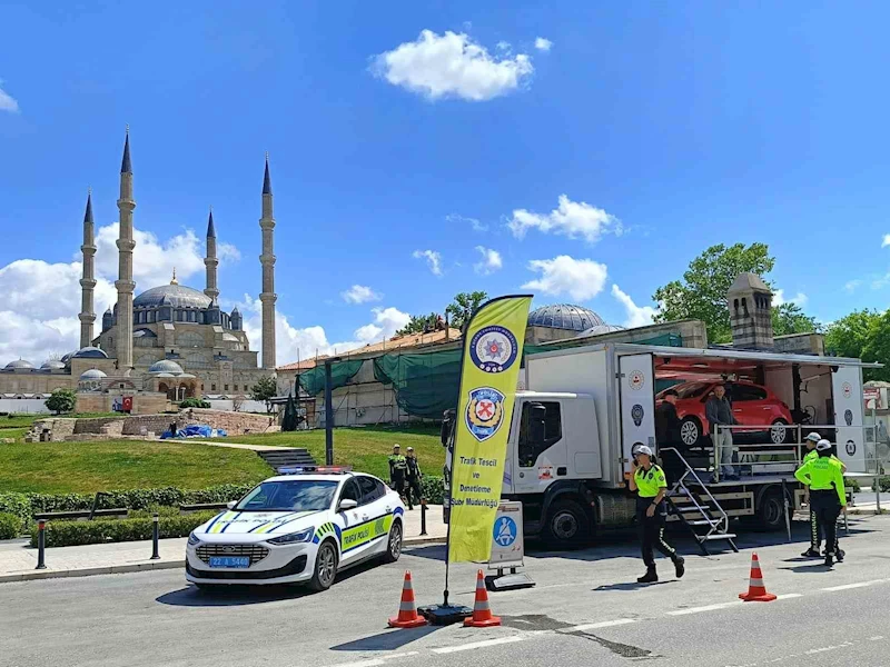 Ceza yiyeceklerini sandılar, simülasyon aracına yönlendirildiler
