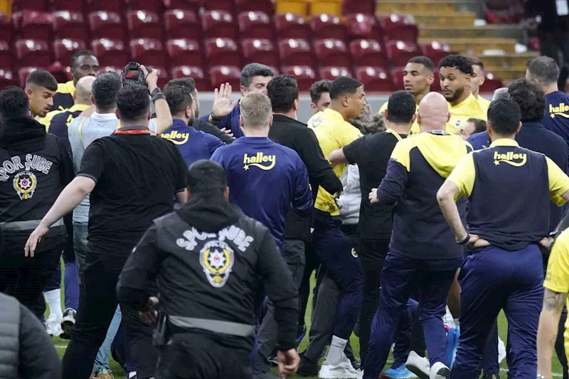 Olaylı Galatasaray - Fenerbahçe derbisine ilişkin davada Oosterwolde hakkında zorla getirme kararı
