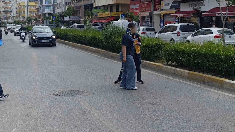 Yaya geçidini kullanmayan çocuğa motosiklet çarptı: 1 yaralı

