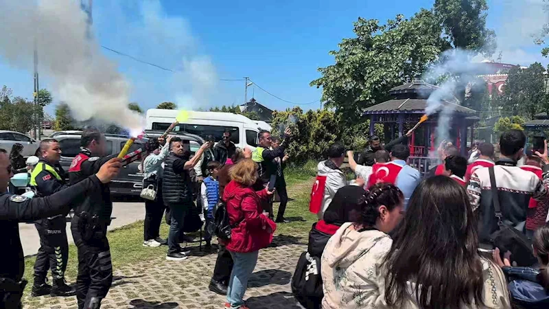 Temsili asker uğurlama konvoyu duygulandırdı
