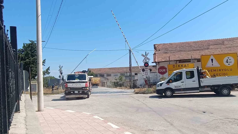 Hemzemin geçitteki arızaya müdahale yöntemi şaşırttı
