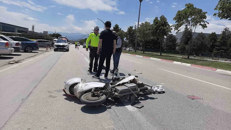 Ekipler dakikalarca dil döktü, parçalanan bisikletini bırakmamak için direndi

