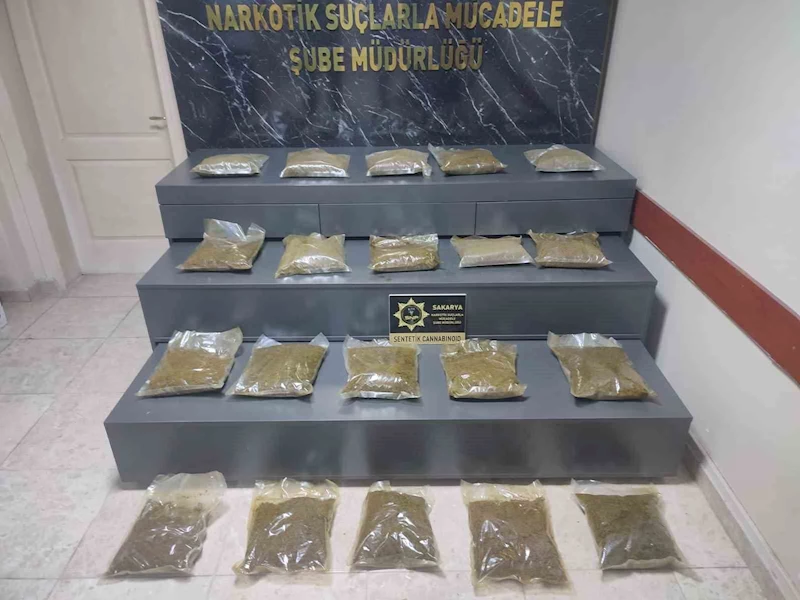 Sakarya’da 18 kilo uyuşturucu yakalandı, 4 şüpheli gözaltına alındı
