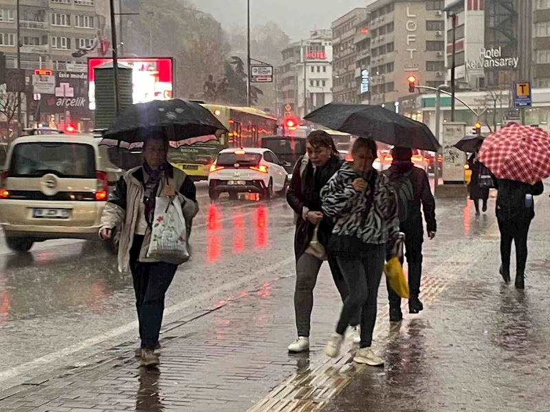 Zirai donla üzen nisan yağışlarla sevindirdi
