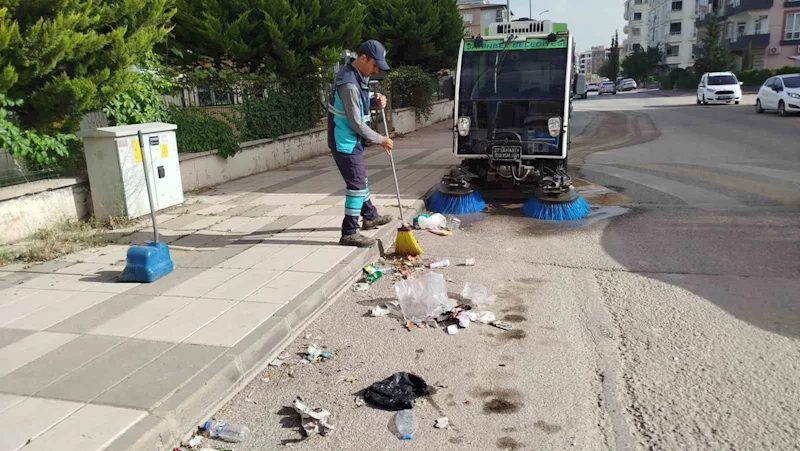 Şahinbey Belediyesi temizlik ekipleri 7/24 görev başında
