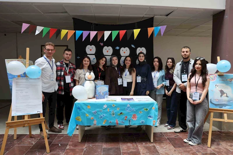 Sınıf öğretmenliği öğrencilerinden etkileşimli okuma sergisi
