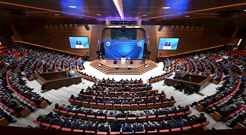 KUTO Başkanı Akdoğan’a ödülü Cumhurbaşkanı Erdoğan tarafından takdim edildi
