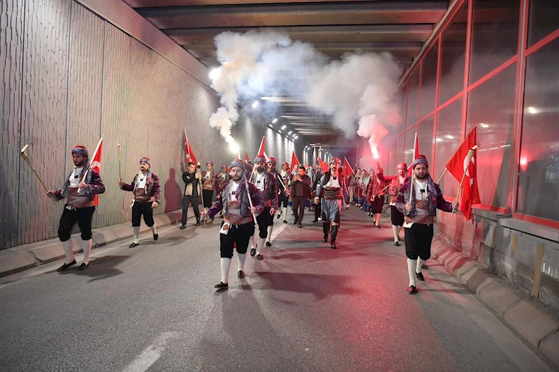 Başkan Büyükkılıç, 19 Mayıs Fener Alayı’nda gençlerin coşkusuna ortak oldu
