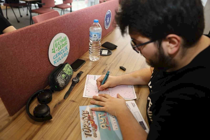Gençlere üniversite yolunda sınav provası
