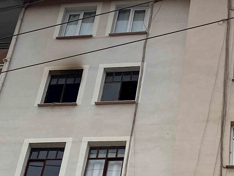 Şarj edilen akü patlayarak yangına sebep oldu: Ev kullanılamaz hale geldi
