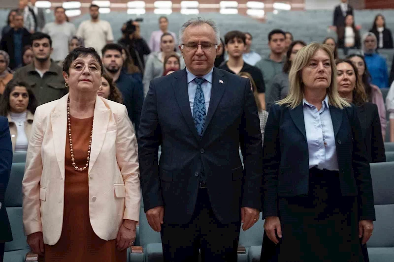 Hacettepe Üniversitesi’nden ’Anneyle Güçlü Aile’ temalı panel
