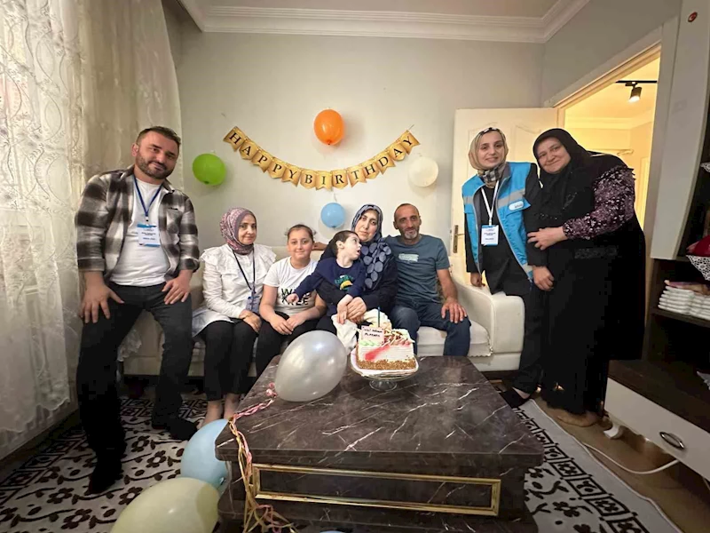Esenyurt’ta özel çocuklara doğum günü sürprizi
