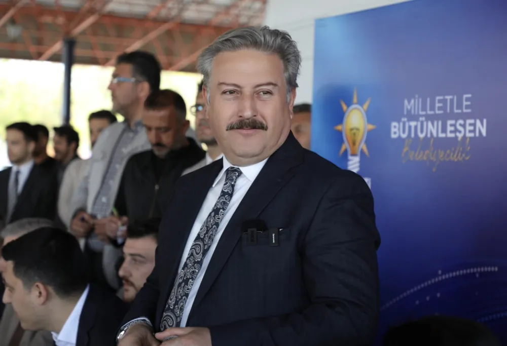 Başkan Palancıoğlu makamını Yıldırım Beyazıt Mahallesi’ne taşıdı   