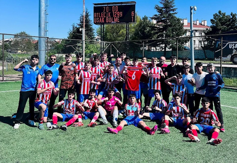 1299 Bilecik Spor, Uşak Bölmespor’a gol oldu yağdı
