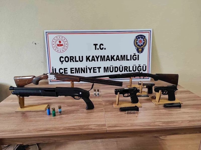 Tekirdağ’da uyuşturucu ve silah operasyonlarında 32 aranan kişi yakalandı
