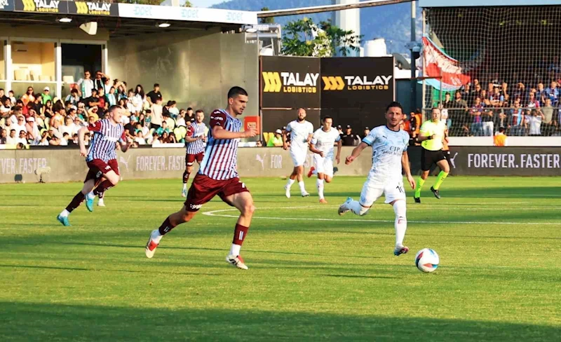Trendyol Süper Lig: Bodrum FK: 1 - Trabzonspor: 0 (İlk yarı)
