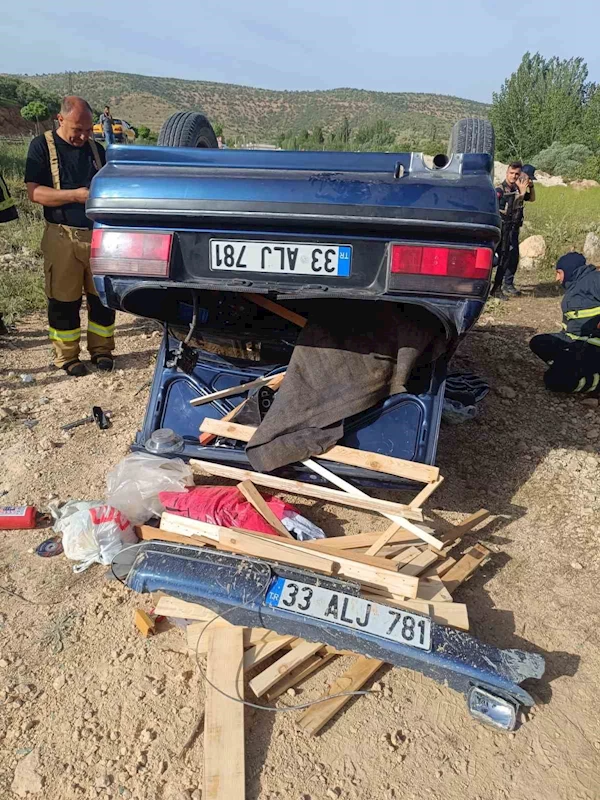 Mardin’de otomobil takla attı: 3 yaşındaki çocuk hayatını kaybetti, anne ve babası yaralandı
