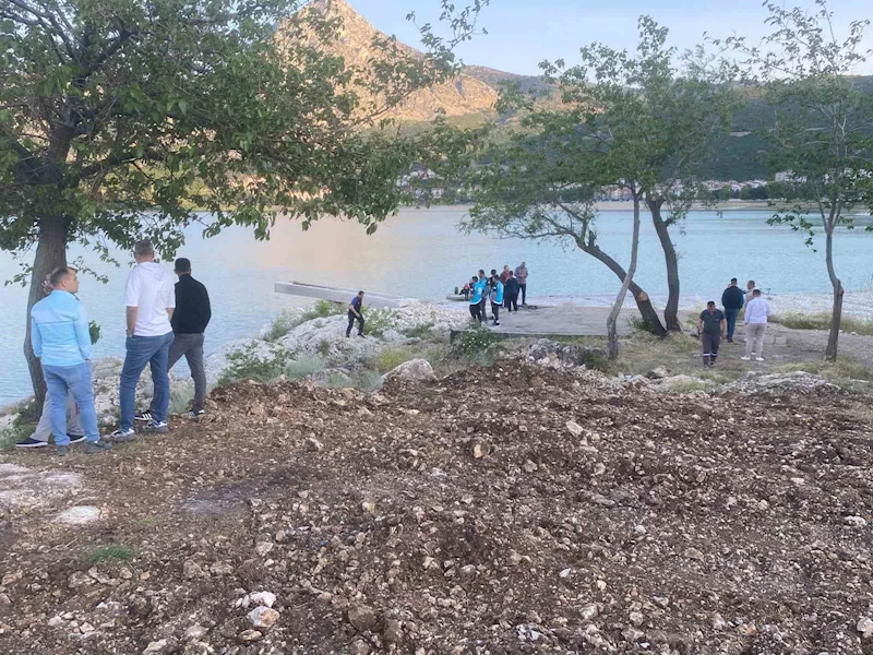 Gölde kaybolan mermer işçisi için arama çalışması başlatıldı

