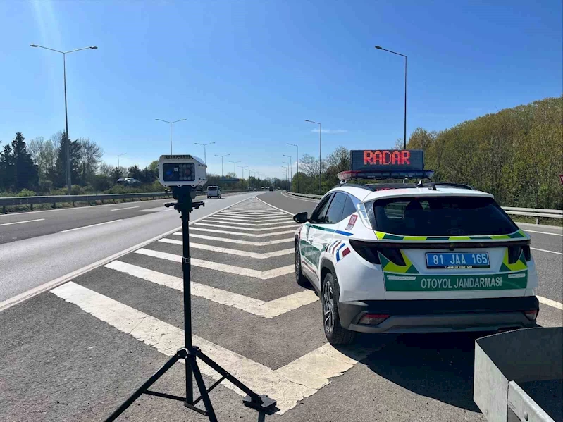 21’i alkolden 202 araç trafikten men edildi
