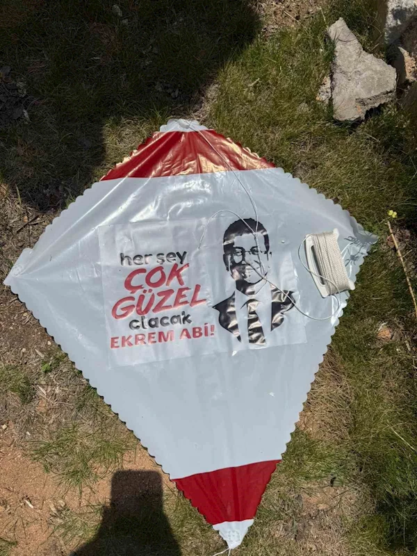 Gençlik Şöleni’nde Ekrem İmamoğlu’nun yer aldığı uçurtmalar dağıtıldı
