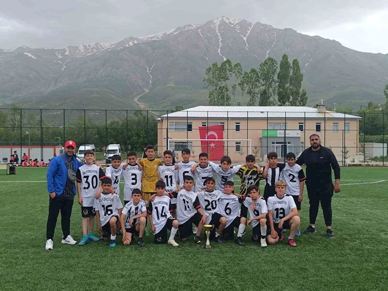 Özalp Gençlikspor U12 Futbol Takımı şampiyon oldu
