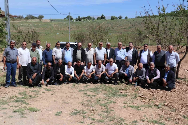 Ortaokul arkadaşları 40 yıl sonra buluştu
