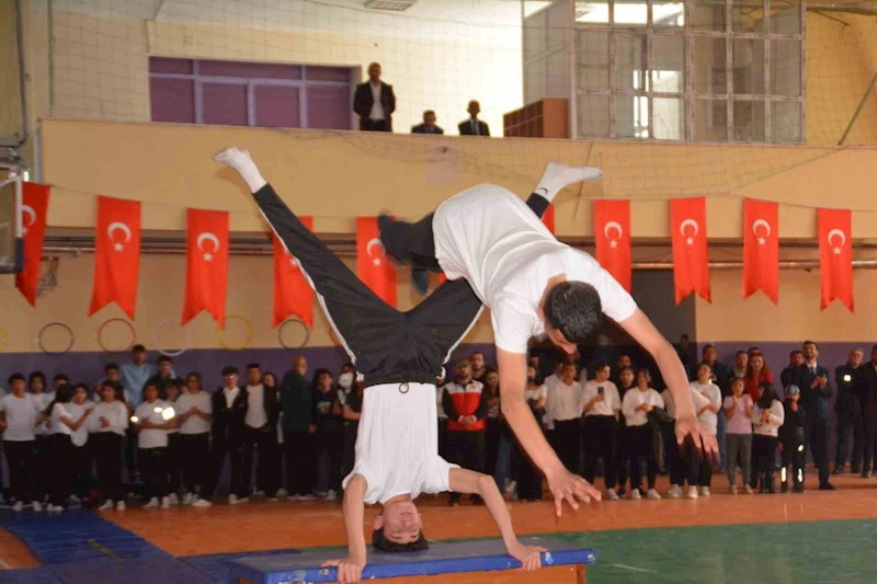 Sarıkamış’ta 19 Mayıs coşkuyla kutlandı
