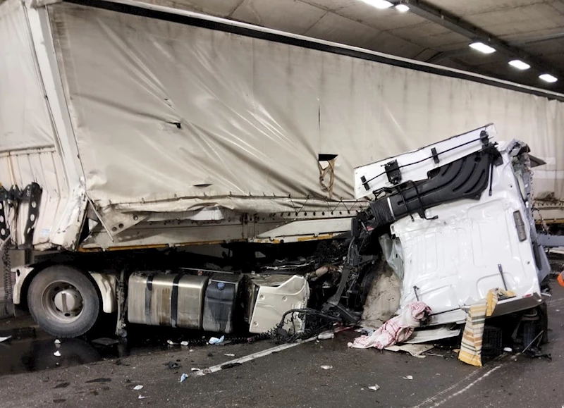 Erkenek Tüneli’nde trafik kazası: 1 ağır yaralı
