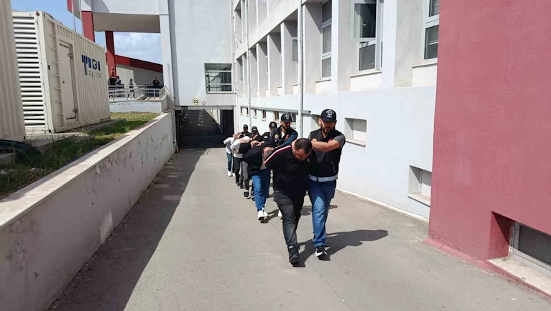 Tırın dorsesinde 10 kilodan fazla uyuşturucu ele geçirildi: 6 tutuklama
