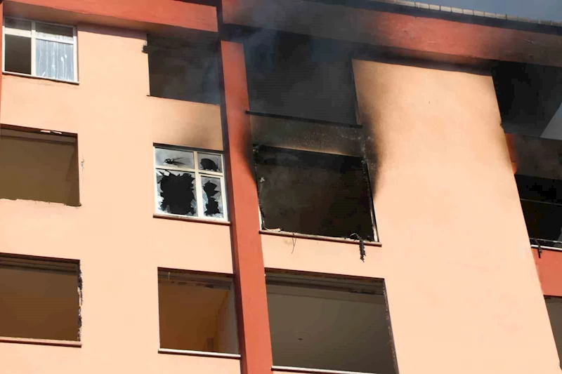 Rize’de boş binada yangın çıktı
