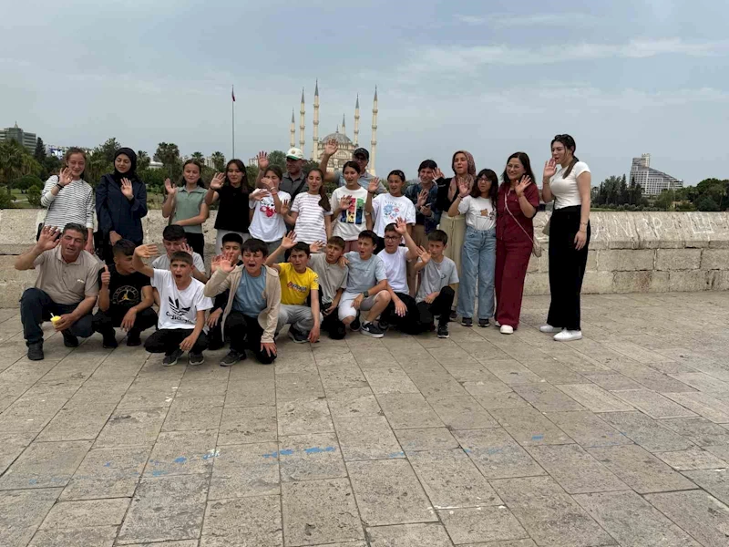 Öğrenciler Adana’da tarih, İzmir’de bilimle buluştu
