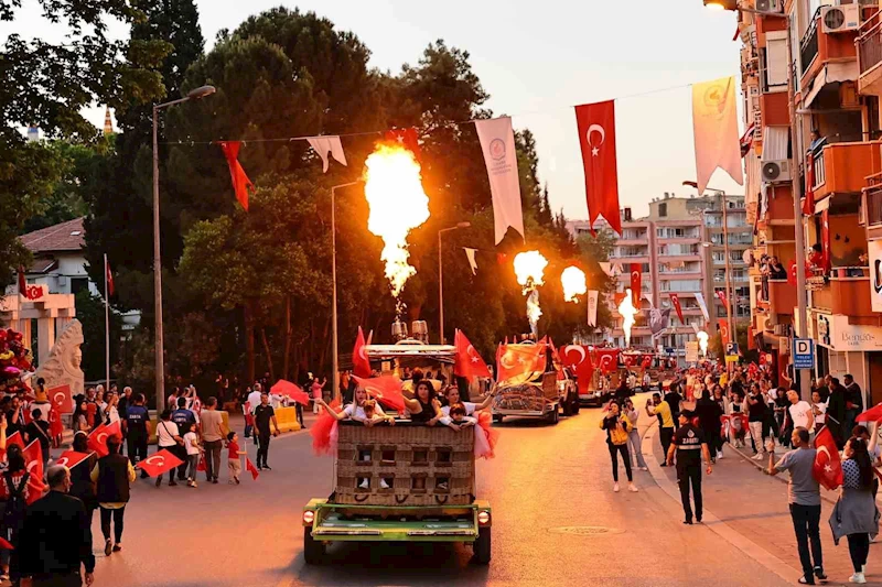 Denizli’de 19 Mayıs coşkusu fener alayıyla taçlandı

