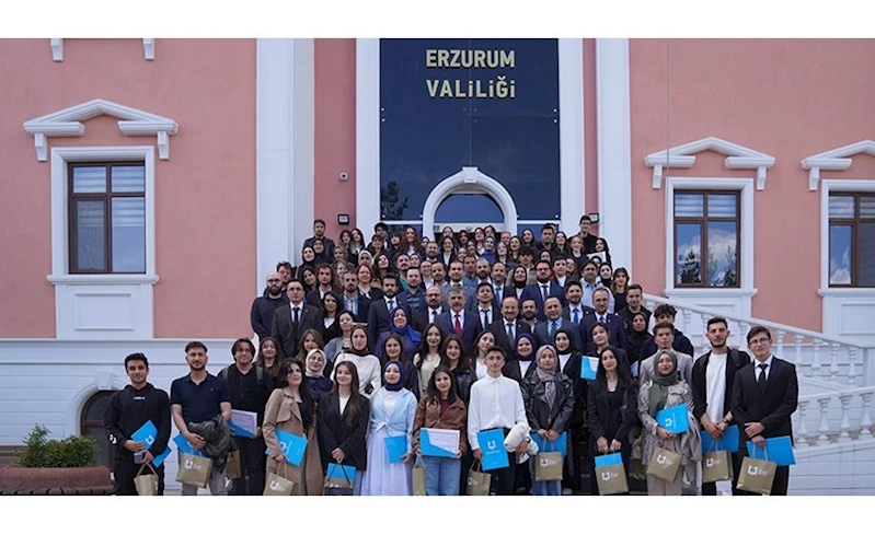 Vali Çiftçi’den Palandöken Ekonomi Forumu’nda görev alan ETÜ’lülere jest
