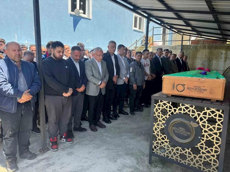 Ordu’da denizde boğularak hayatını kaybeden lise öğrencisi toprağa verildi
