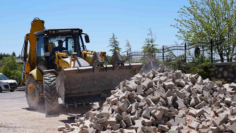 Elazığ’da bayram öncesi mezarlıklarda düzenleme

