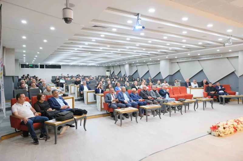Van Atatürk Lisesi mezunları geçmişle geleceği buluşturdu
