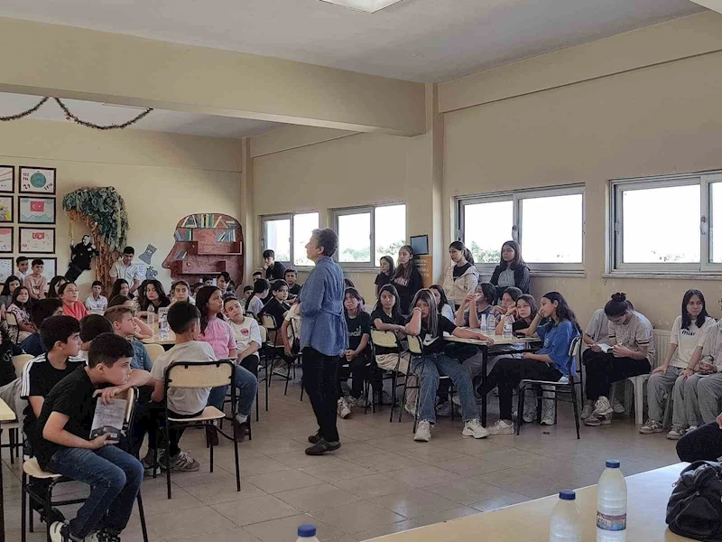 Okudukları kitabın yazarıyla buluştular
