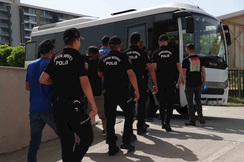 Antalya’da son 2 haftada bin 316 aranan şahıs yakalandı
