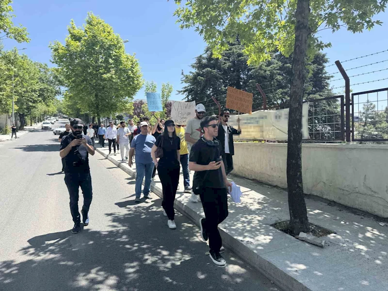 Üniversite öğrencilerinden yüzde 74’lük zam protestosu
