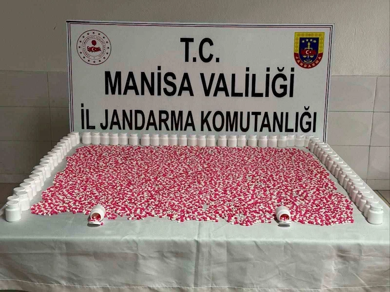 Ormanlık alanda saklanan uyuşturucuları jandarma buldu
