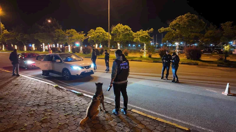 Narkotik köpeği ‘Pars’ zehir tacirlerine göz açtırmıyor
