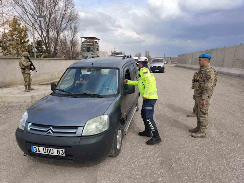 Ağrı’da trafik denetimlerinde 75 sürücüye ceza, 27 araç men edildi
