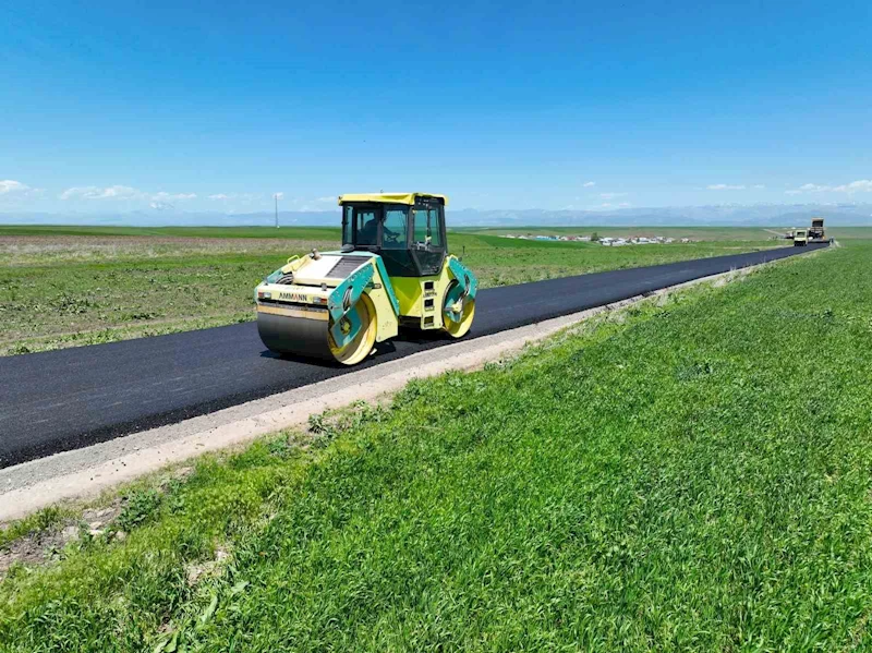 Ağrı’da Yukarı Ağadeve köyünde BSK asfalt yol çalışması tamamlandı
