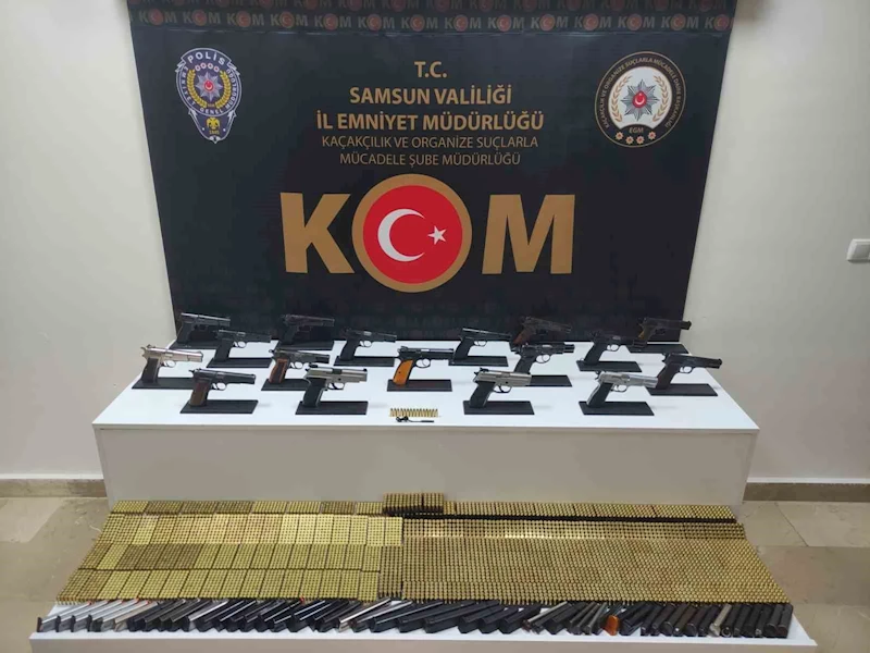 Polis araca zulalanmış 17 tabanca ele geçirdi
