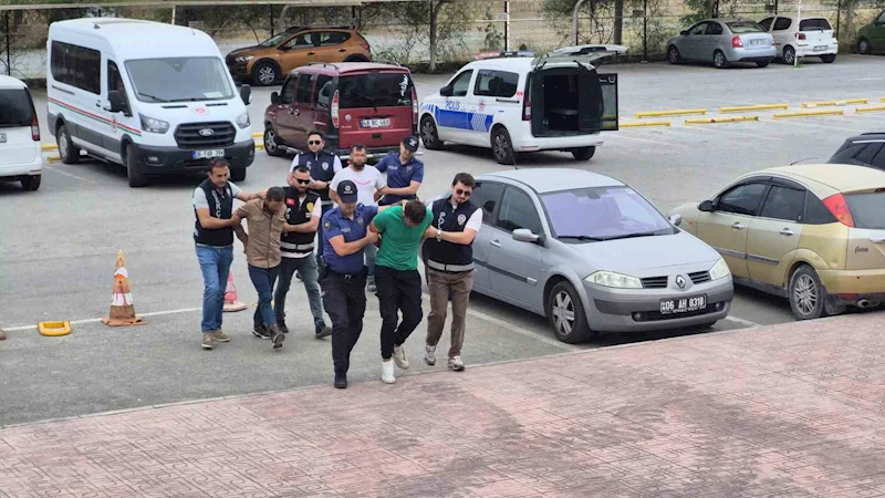 Bodrum’da polise saldıran şüpheliler serbest bırakıldı
