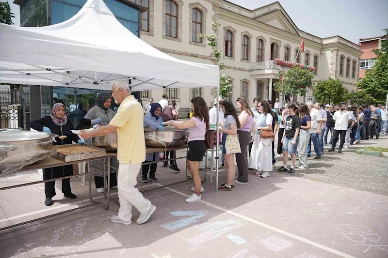 Eski mezunlar pilav gününde buluştu

