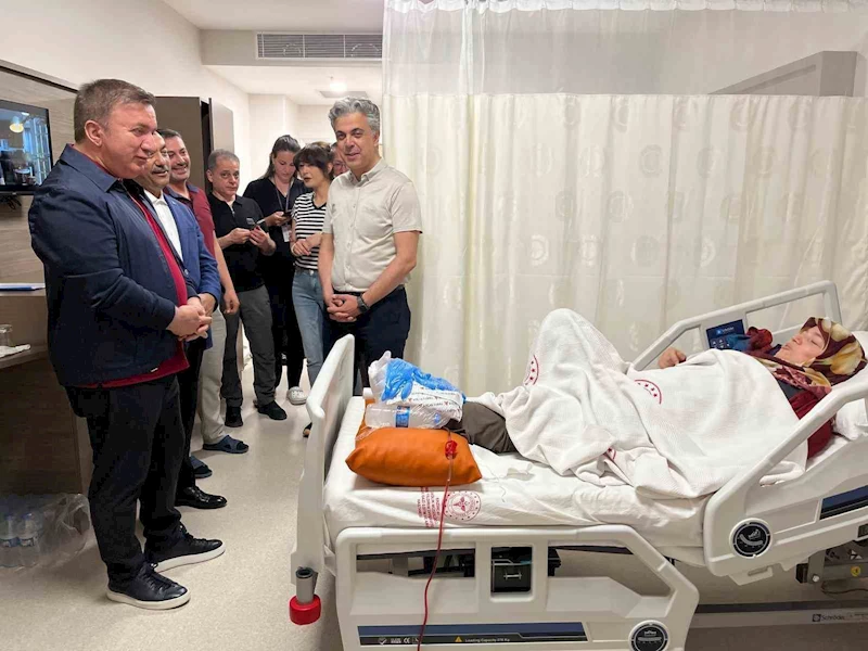 Vali Aydoğdu, hastanede tedavi gören hastalara ziyarette bulundu
