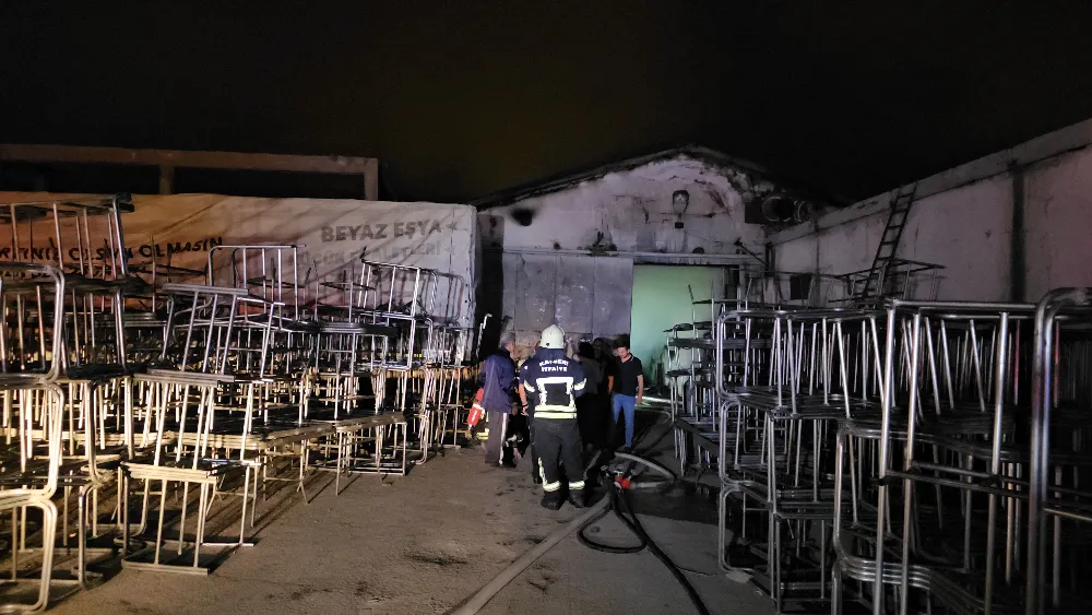 Kayseri’de mobilya fabrikasında yangın